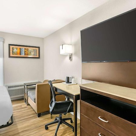 Quality Inn & Suites Sacramento Extérieur photo