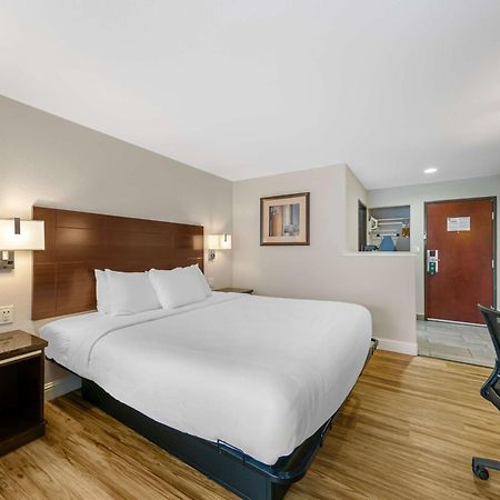 Quality Inn & Suites Sacramento Extérieur photo