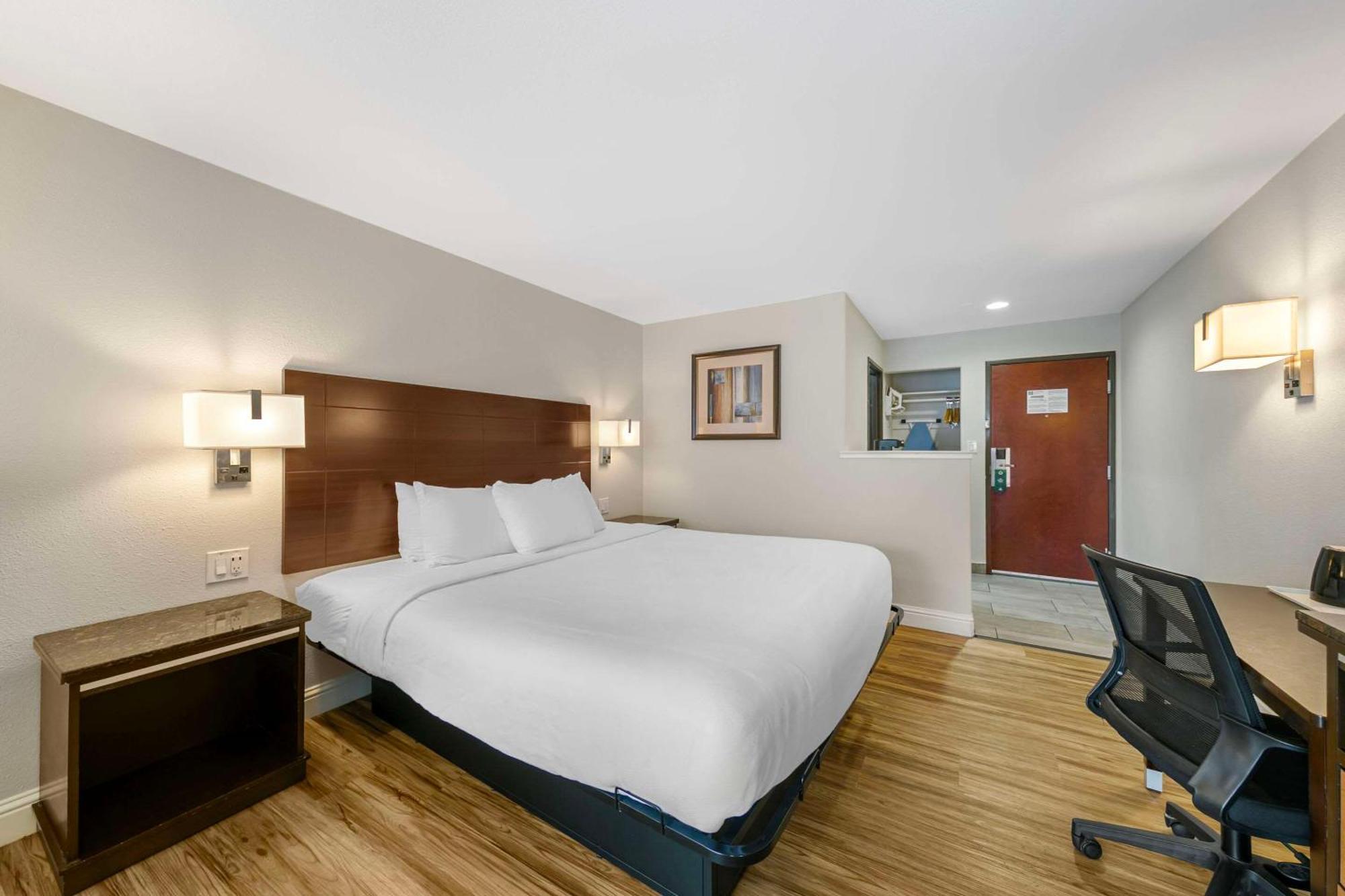 Quality Inn & Suites Sacramento Extérieur photo