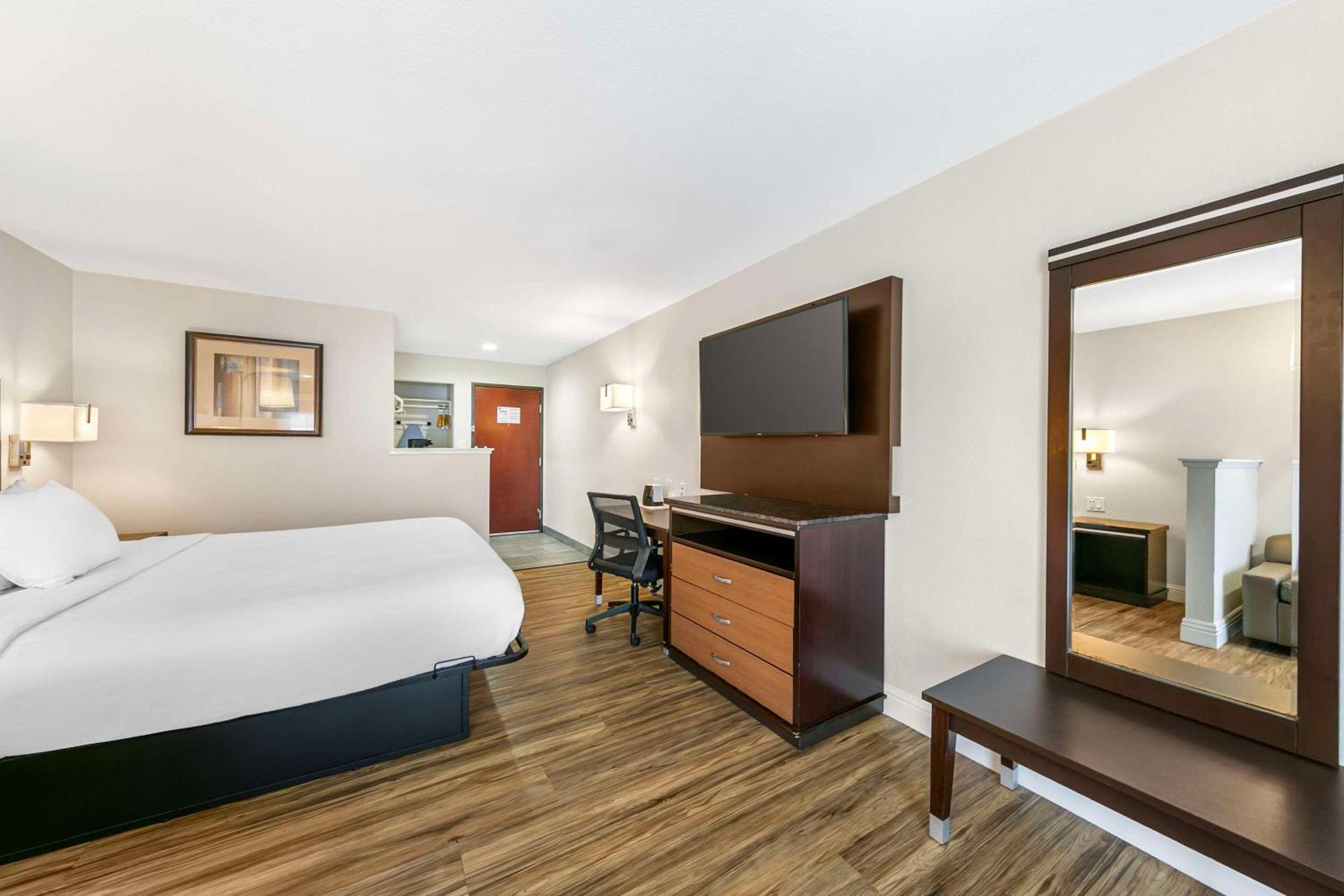 Quality Inn & Suites Sacramento Extérieur photo