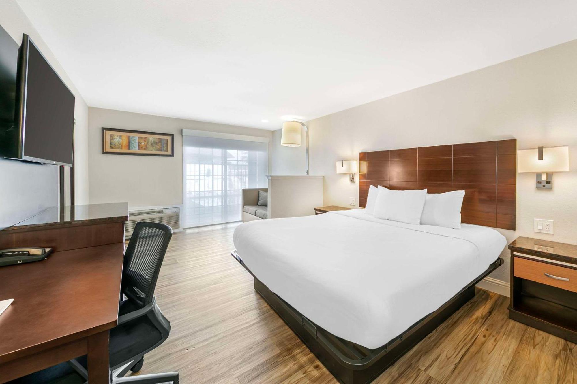 Quality Inn & Suites Sacramento Extérieur photo