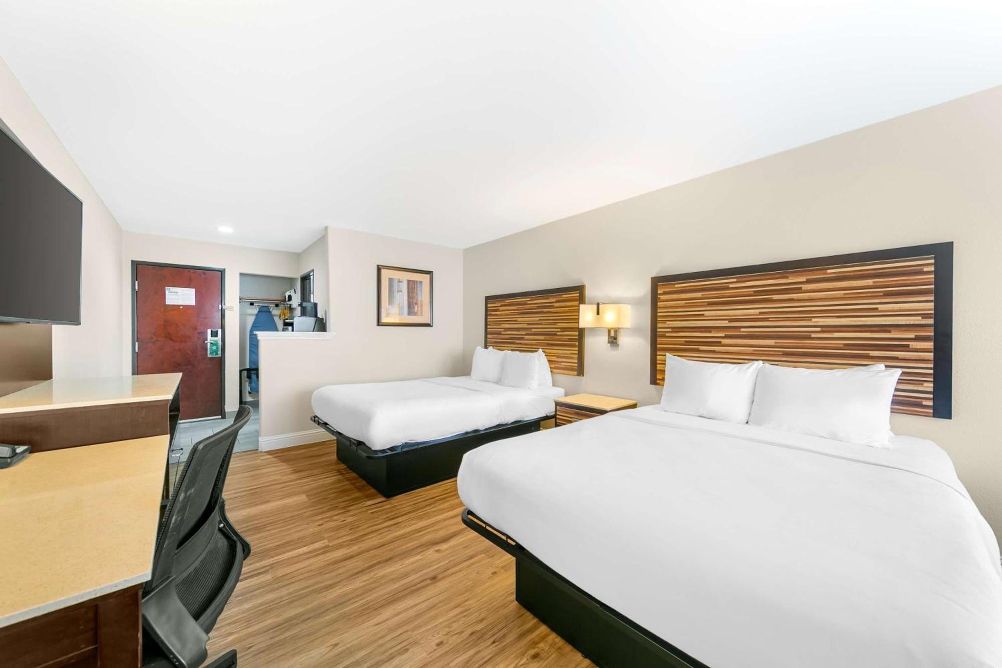 Quality Inn & Suites Sacramento Extérieur photo