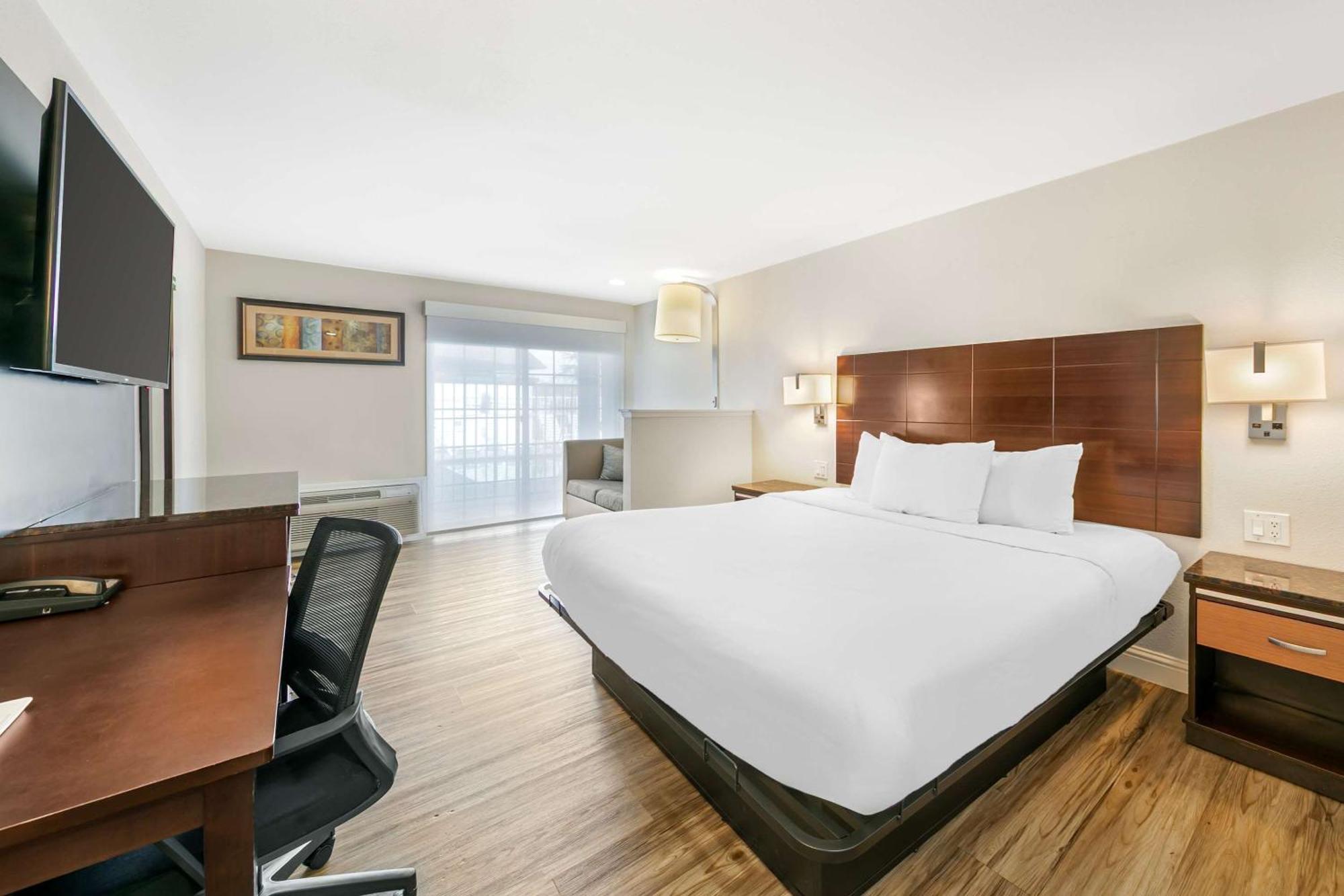 Quality Inn & Suites Sacramento Extérieur photo